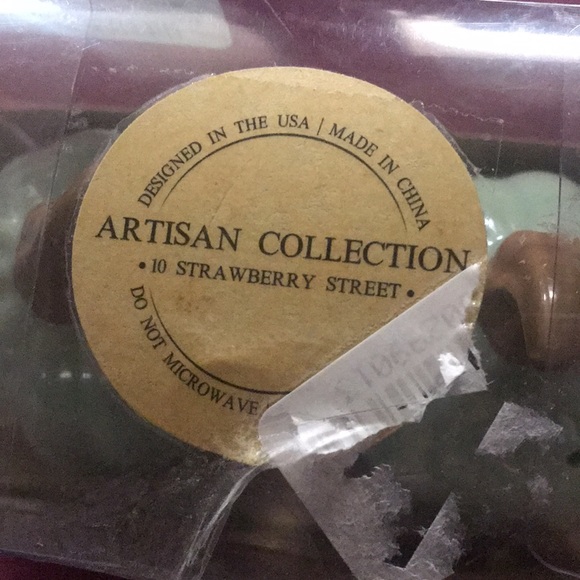 New in box sage color pumpkin salt shakers - Picture 7 of 7